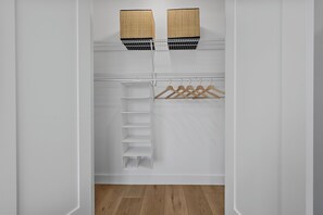 Interior - NEW 9BR6Bth Parking MIT Harvard Boston Walk to T (Somerville)