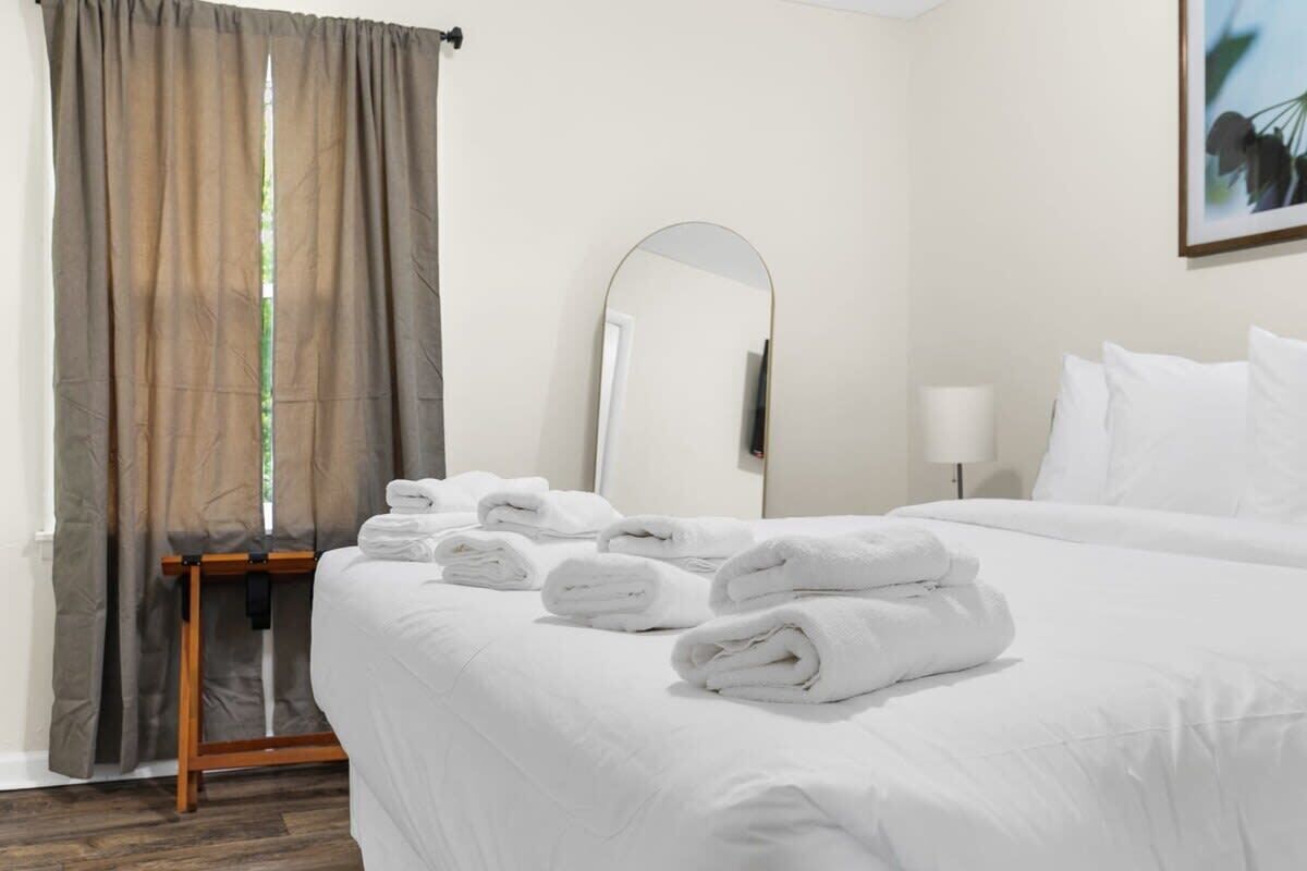 Iron/ironing board, travel crib, free WiFi, bed sheets