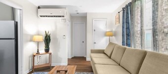 Uptown Apartment, Near Parks! The Bricks Unit 3