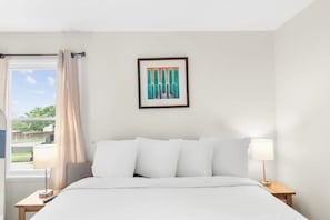 Bügeleisen/Bügelbrett, Reisekinderbett, kostenloses WLAN, Bettwäsche