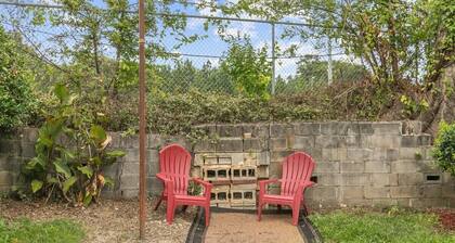 Uptown Apartment, Near Parks! The Bricks Unit 6