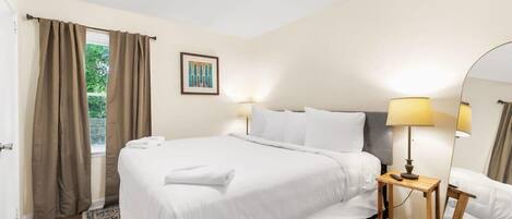 Tabla de planchar con plancha, cuna de viaje y wifi gratis