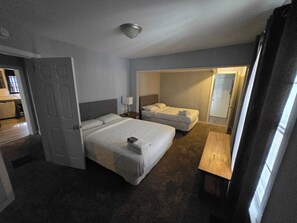 3 Schlafzimmer, Bügeleisen/Bügelbrett, Reisekinderbett, kostenloses WLAN