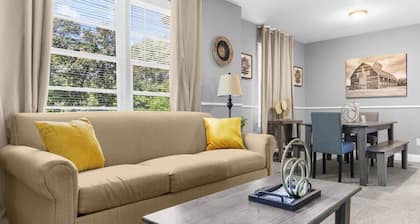 Near Hospital & Dining- Beds on Broadmoor - Unit A
