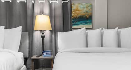 Near Hospital & Dining- Beds on Broadmoor - Unit B