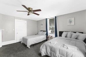 5 bedrooms, iron/ironing board, travel cot, free WiFi - 1 Mile to Bham CrossPlex & Near Legion Field (Birmingham)