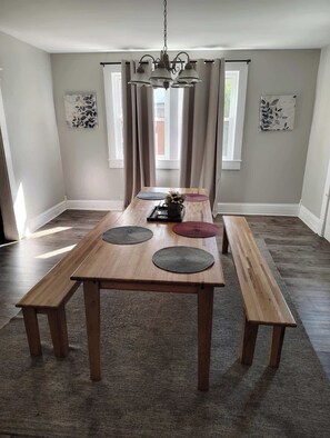 Dining - 1 Mile to Bham CrossPlex & Near Legion Field (Birmingham)
