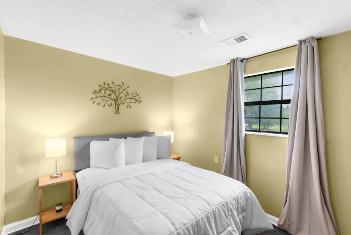 5 bedrooms, iron/ironing board, travel crib, free WiFi