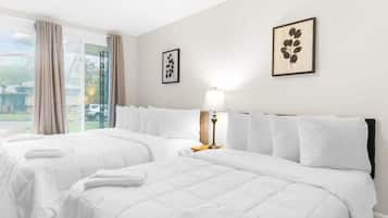 3 chambres, bureau, fer et planche Ă repasser, lit parapluie