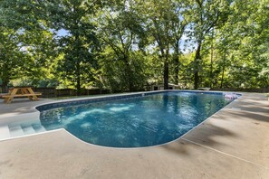 Pool - Pool & Two Kitchens! Family Friendly in Forestdale (Birmingham)