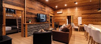 Cozy Mountain Getaway with Hot Tub  Sleeps Your Whole Group