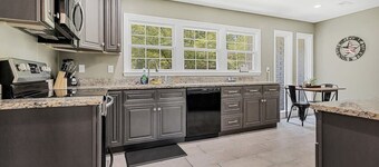 2 Units - Near Dwtn & Arsenal - American Oasis