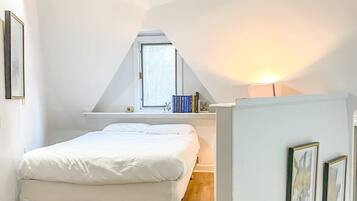 3 bedrooms, iron/ironing board, travel crib, free WiFi