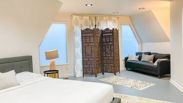 3 bedrooms, iron/ironing board, travel crib, free WiFi