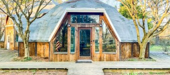 Eccentric Geodesic Dome-Home Near Downtown Hville
