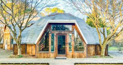 Eccentric Geodesic Dome-Home Near Downtown Hville