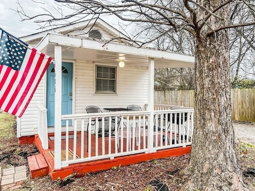 Charming Bungalow Northeast Nook