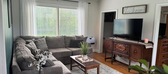 Charming Country Getaway – Nestled and Cozy Retreat with Outdoor Fun!