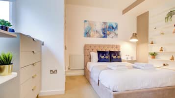 2 bedrooms, iron/ironing board, WiFi, bed sheets