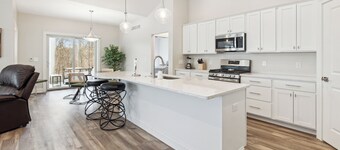 Luxurious Lochaven Condo