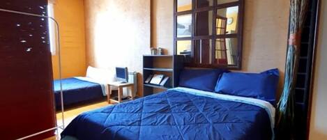 1 chambre, fer et planche à repasser, draps fournis
