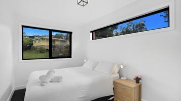 5 bedrooms, iron/ironing board, travel cot, free WiFi