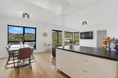 Perfect for Families & Groups/10 mins drive to Hobart CBD