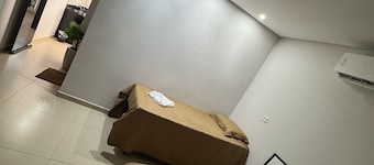 Club Apartment I'm Good