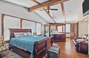 3 bedrooms, iron/ironing board, free WiFi, bed sheets