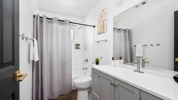 Douche, articles de toilette écologiques, sÚche-cheveux, bidet