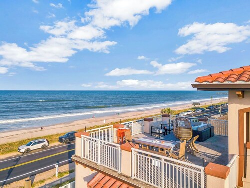 Oceanview Rooftop Patio Overlooking Flagler Beach W Firepit, Game Room, Bikes