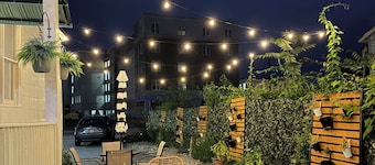 Suite Branchée - Rez-de-Chaussée - Quartier des Arts/ Marché Fermier/ Cafés/ Brasseries - Près de Lake George