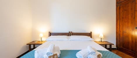 3 chambres, lit parapluie, Wi-Fi, draps fournis