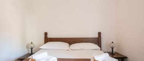 3 chambres, lit de bébé portatif, Wi-Fi, literie fournie