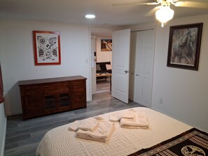 2 chambres, fer et planche à repasser, Wi-Fi, draps fournis