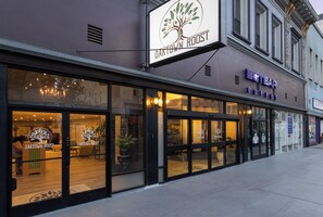 Front of property - Oaktown Roost (Oakland)