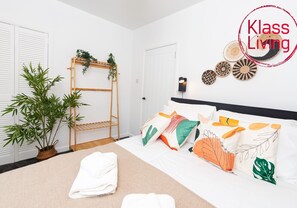 2 bedrooms, iron/ironing board, free WiFi, bed sheets - Modern 2 bedroom apartment with parking and wifi. (Glasgow)