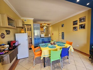 Departamento, 3 habitaciones, con acceso para personas discapacitadas, balcón | Restaurantes