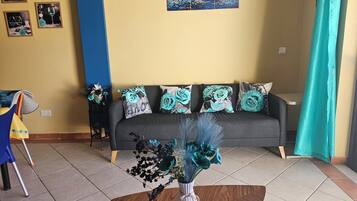 Apartment, 3 Bedrooms, Accessible, Balcony | Living area