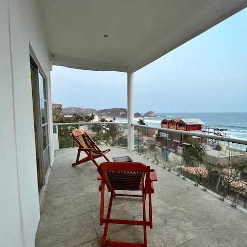 Grecas del mar house.