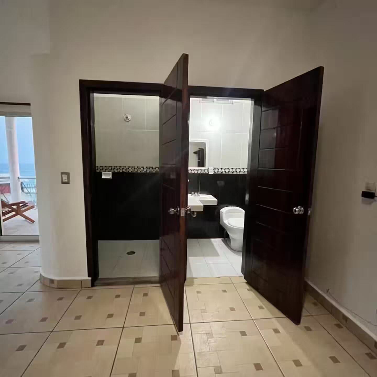 Dusche, Handtücher, Seife, Toilettenpapier