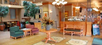 Stunning Hotel Suite - King and Queen Beds!