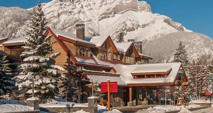 Stunning Hotel Suite - King and Queen Beds!