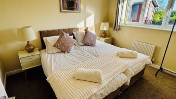 2 bedrooms, iron/ironing board, travel crib, free WiFi