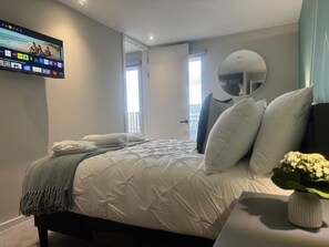 2 bedrooms, desk, iron/ironing board, free WiFi