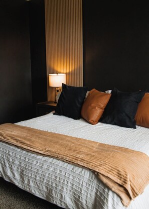 5 soverom, strykejern/-brett, wi-fi og sengetøy