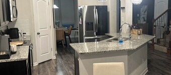 Spacious house great for indoor/outdoor gatherings in Bryan-College Station