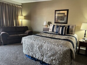 Tek Kişilik Oda | Masa, dizüstü bilgisayar çalışma alanı, güneşlik/perde, ütü/ütü masası 