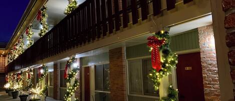 Vista frontal de la propiedad