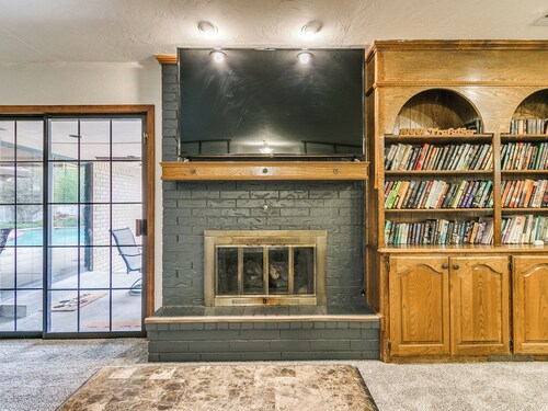 Spacious 5-bedroom house with AC, WiFi in phenomenal Oklahoma City